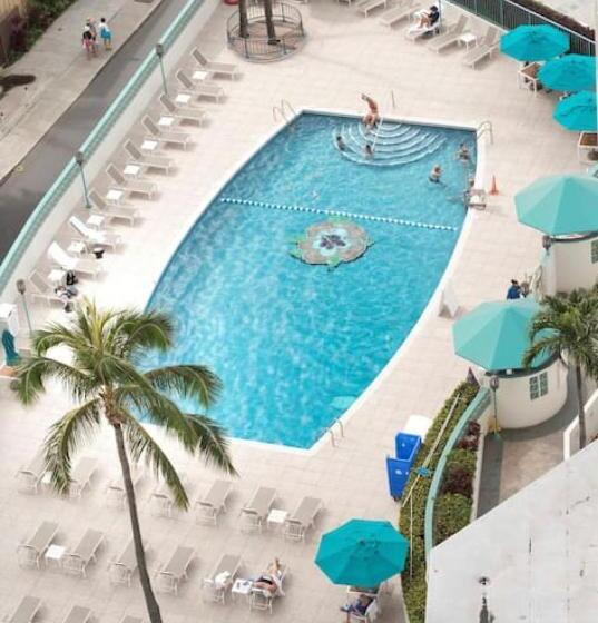 דירת חדר נוף לים, Waikiki Beach Experience! Luxury Oceanview Suite!