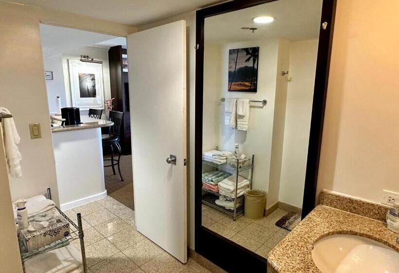 דירת חדר נוף לים, Waikiki Beach Experience! Luxury Oceanview Suite!