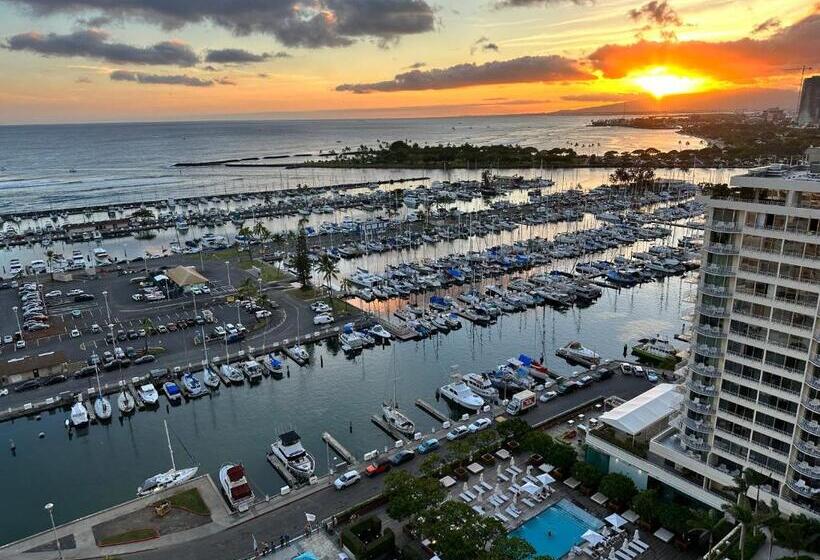 דירת חדר נוף לים, Waikiki Beach Experience! Luxury Oceanview Suite!