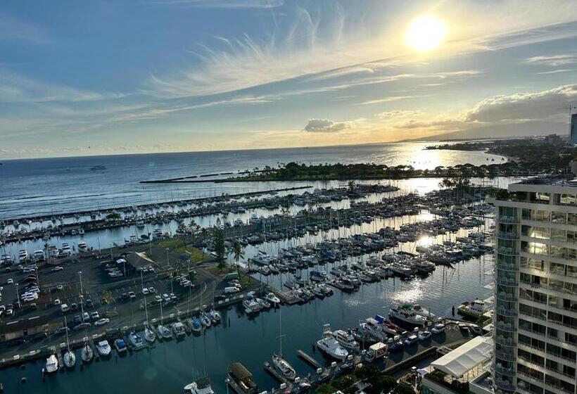 דירת חדר נוף לים, Waikiki Beach Experience! Luxury Oceanview Suite!