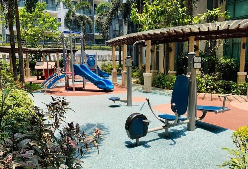 Standard-studio Parveke, Studio 1st Fl With Balcony Across Terminal 3 Airport