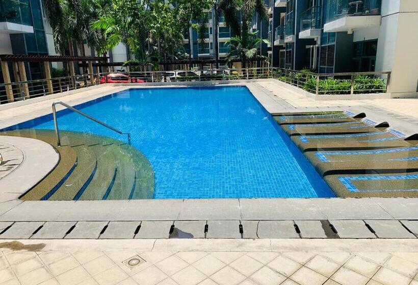 Standard-studio Parveke, Studio 1st Fl With Balcony Across Terminal 3 Airport