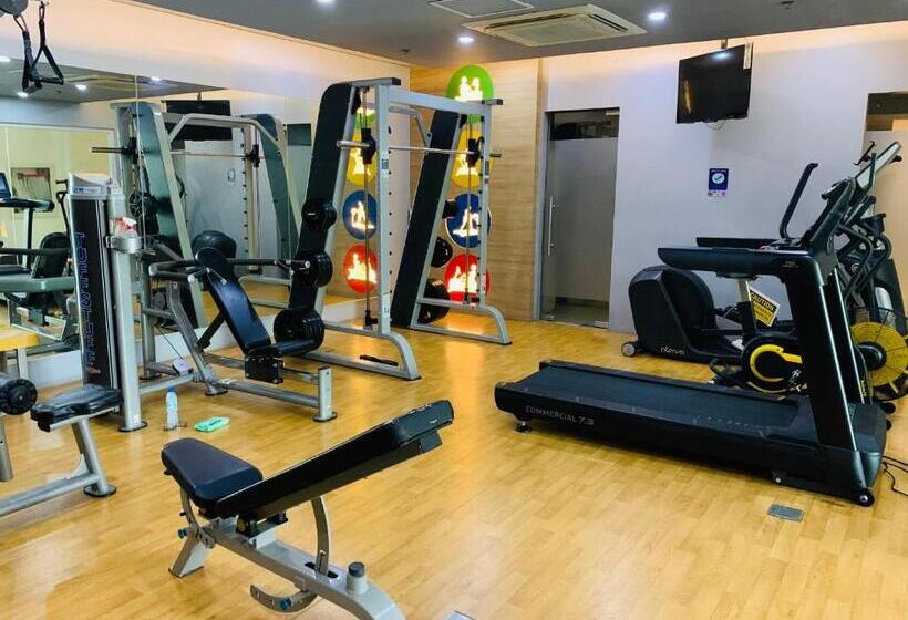 Standard-studio Parveke, Studio 1st Fl With Balcony Across Terminal 3 Airport