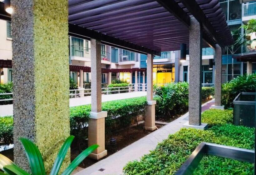 Standard-studio Parveke, Studio 1st Fl With Balcony Across Terminal 3 Airport