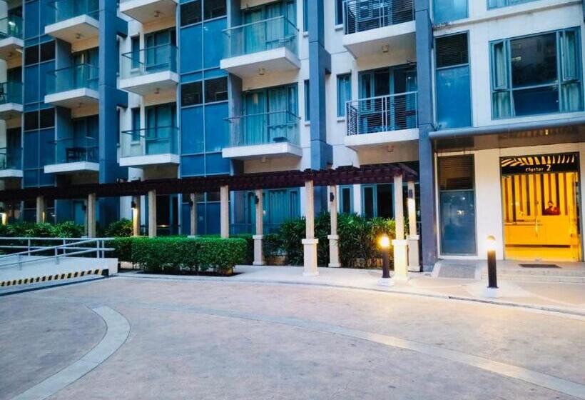 Standard-studio Parveke, Studio 1st Fl With Balcony Across Terminal 3 Airport