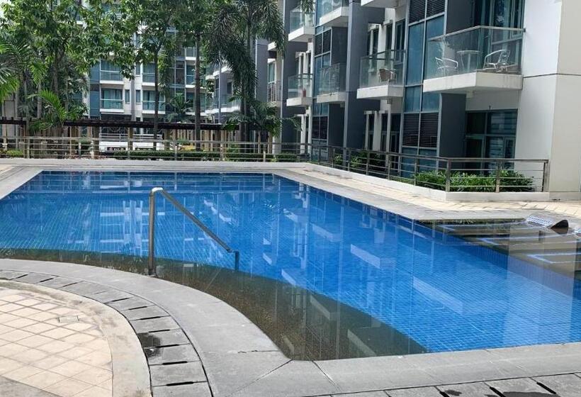 Standard-studio Parveke, Studio 1st Fl With Balcony Across Terminal 3 Airport