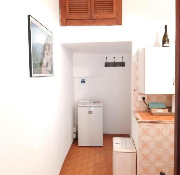 سوییت خانوادگی, The Terrace