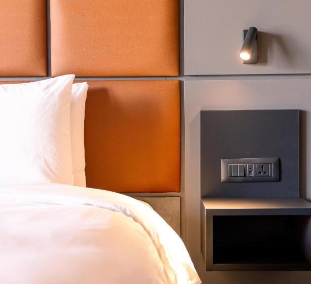 Comfort room with balcony, The Londoner Hotel St. Julian S
