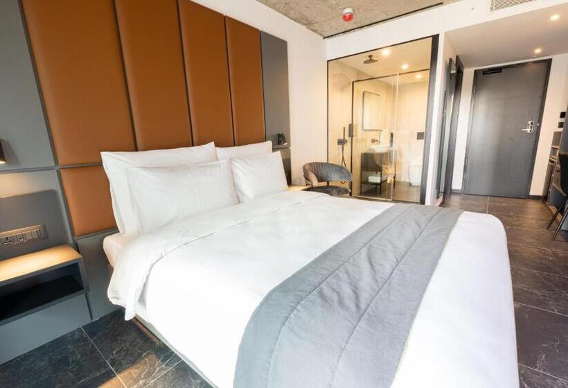 اتاق لوکس با چشمانداز شهر, The Londoner Hotel St. Julian S