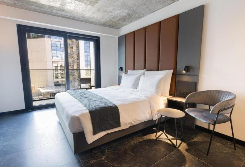 اتاق اجرایی, The Londoner Hotel St. Julian S