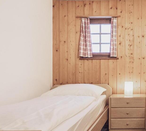 اتاق استاندارد یک تخته با سرویس بهداشتی مشترک, Davoser Hüsli By Mountain Hotels
