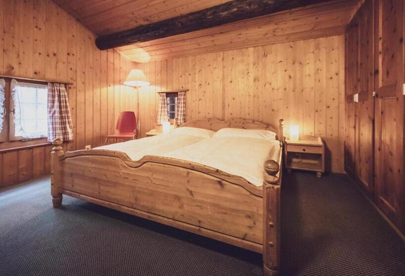 اتاق استاندارد با سرویس بهداشتی مشترک, Davoser Hüsli By Mountain Hotels