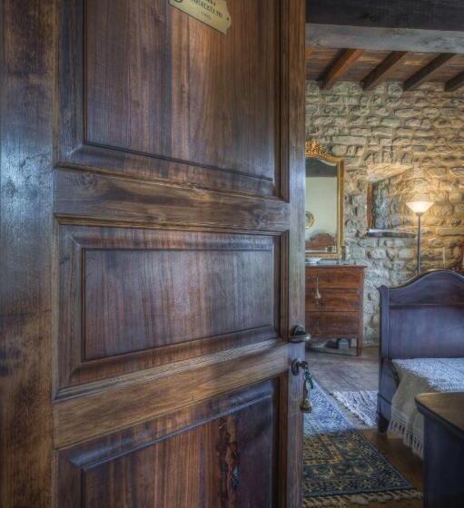 סוויטה, Tenuta Castel Dell'aquila