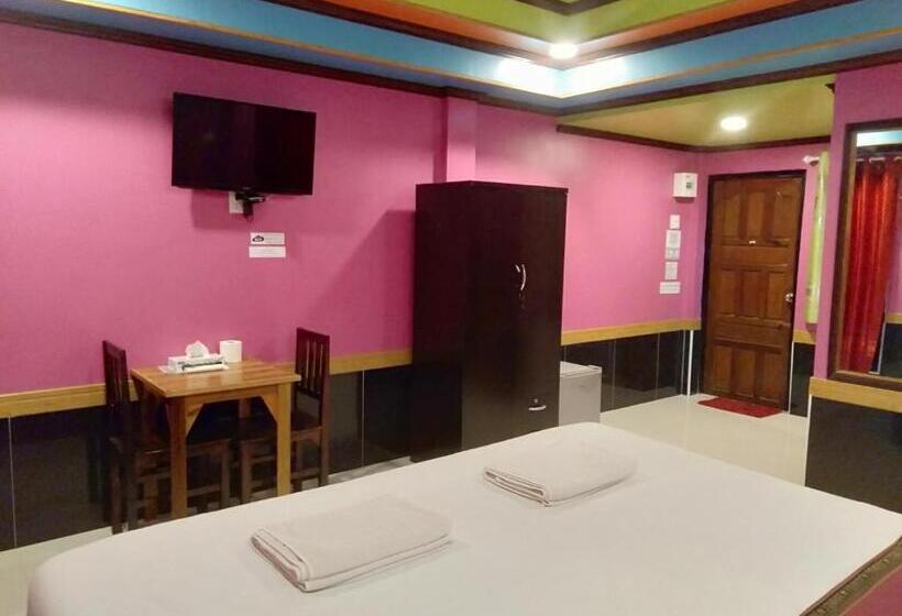 家庭间, Kruachokhai Hotel & Resort