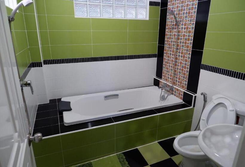 带大床的高级房间, Kruachokhai Hotel & Resort