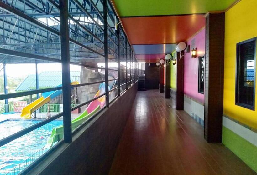 家庭间, Kruachokhai Hotel & Resort