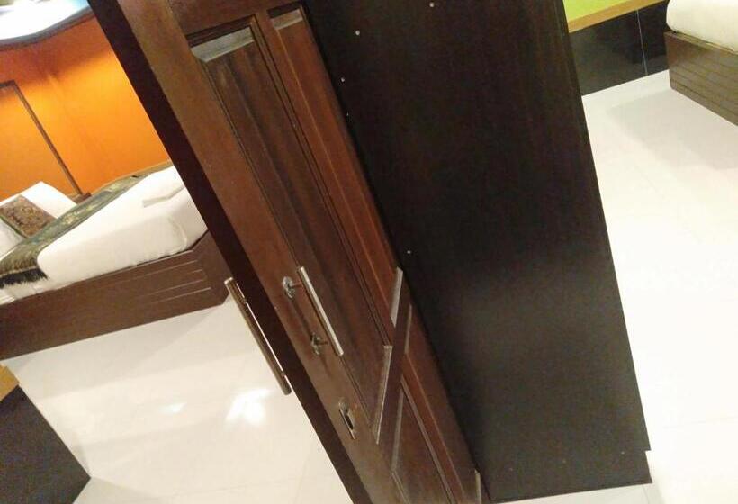 家庭间, Kruachokhai Hotel & Resort