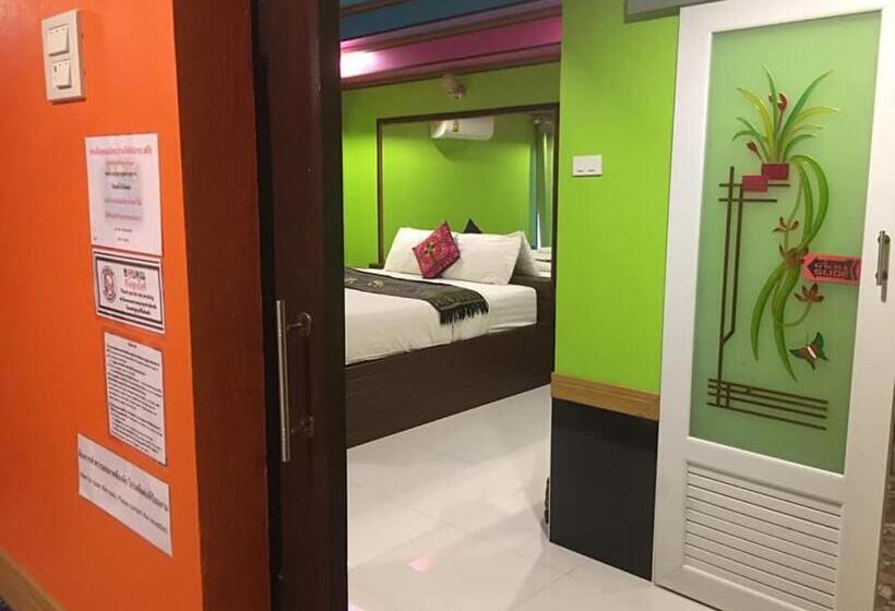 家庭间, Kruachokhai Hotel & Resort