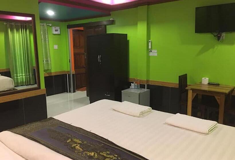 家庭间, Kruachokhai Hotel & Resort