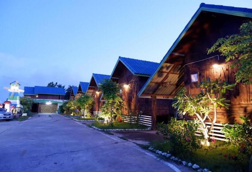 带大床的高级房间, Kruachokhai Hotel & Resort