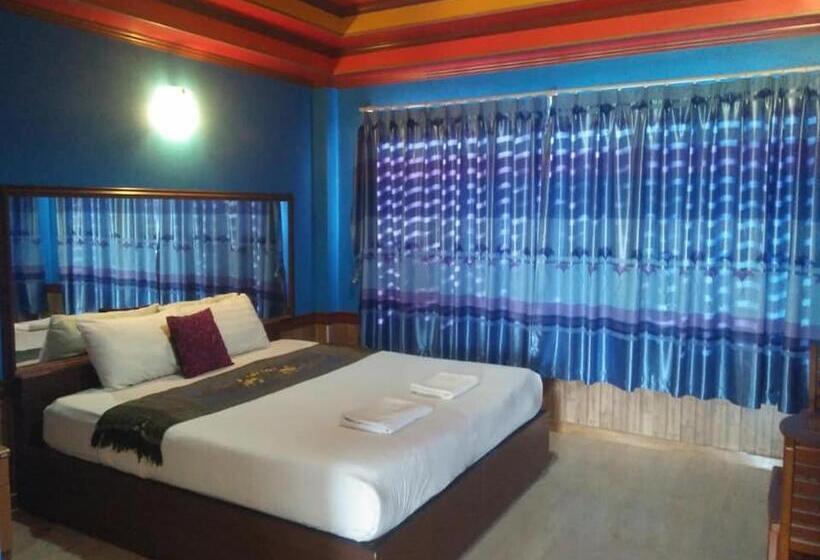 带大床的高级房间, Kruachokhai Hotel & Resort