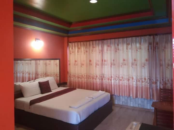 带大床的高级房间, Kruachokhai Hotel & Resort