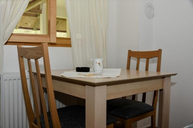 استودیو استاندارد با تخت کینگ, Bosa Noga Rzav