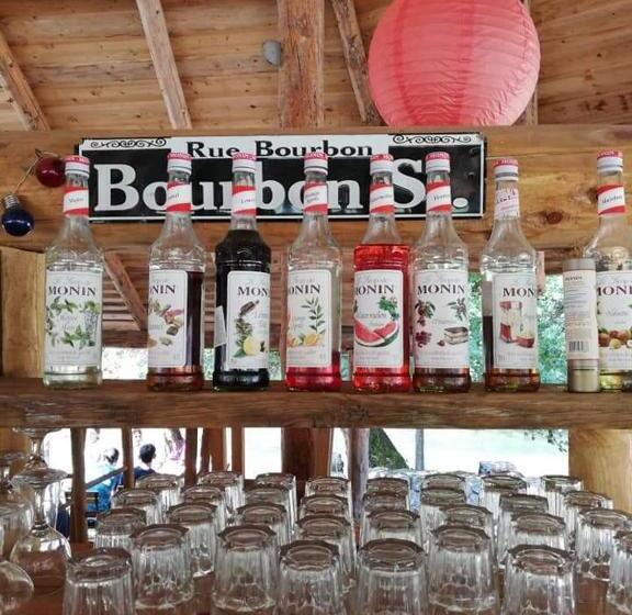 استودیو استاندارد با تراس, Bosa Noga Rzav