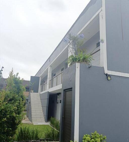 דירת חדר בקומת קרקע, 16 On Ryde