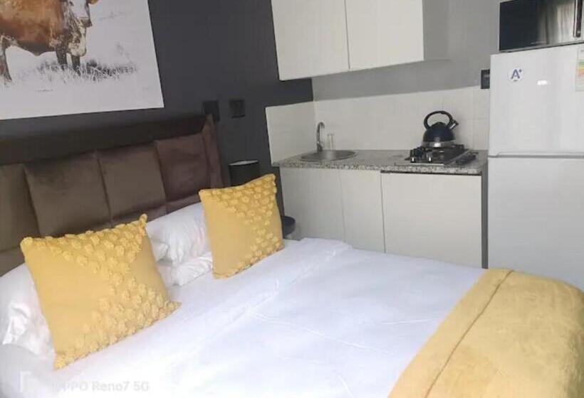 דירת חדר בקומת קרקע, 16 On Ryde