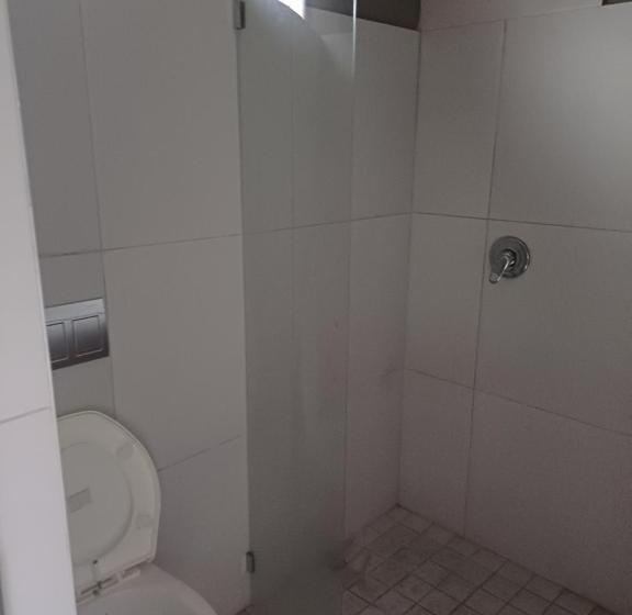 דירת חדר בקומת קרקע, 16 On Ryde