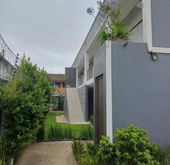 דירת חדר בקומת קרקע, 16 On Ryde