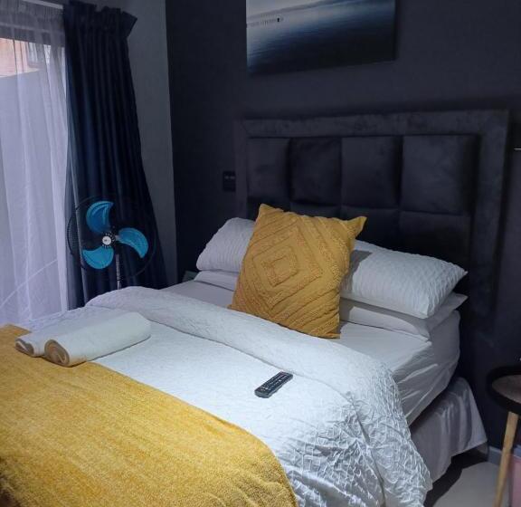 דירת חדר בקומת קרקע, 16 On Ryde