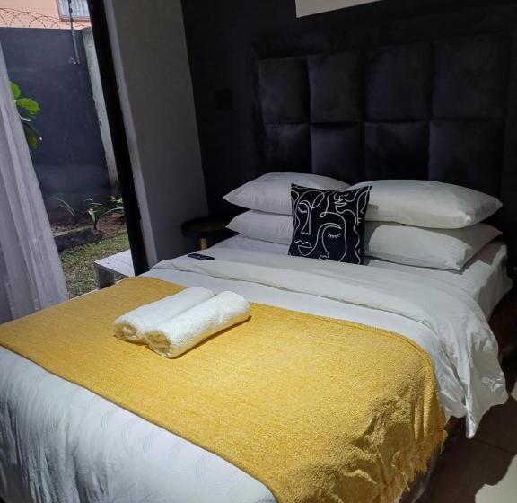 דירת חדר בקומת קרקע, 16 On Ryde