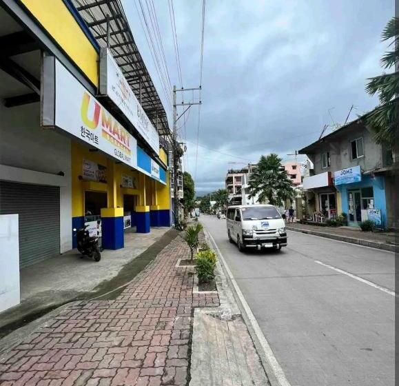 استودیو خانوادگی, Apartelle Boracay