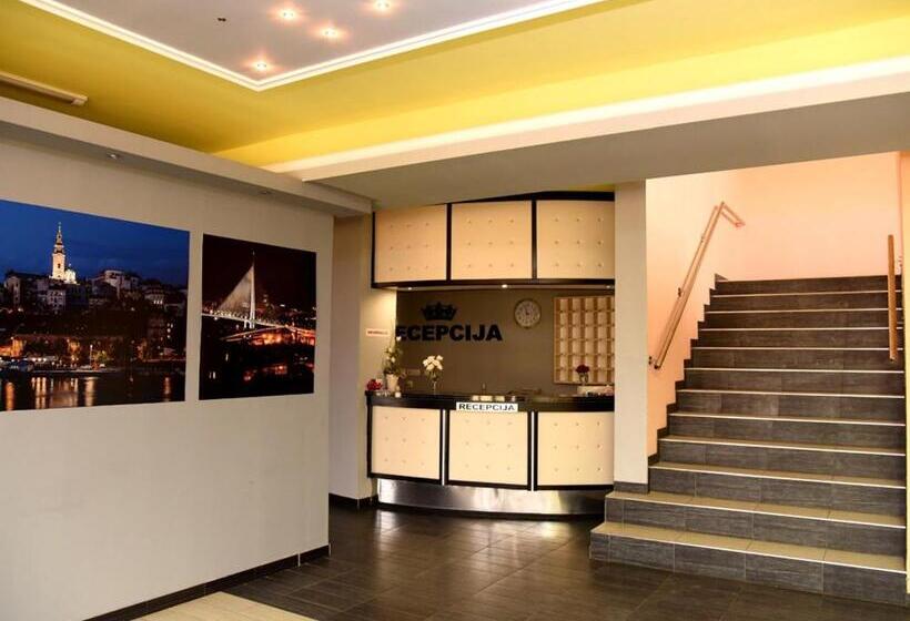 اتاق استاندارد با چشم‌انداز استخر, B&b Queen