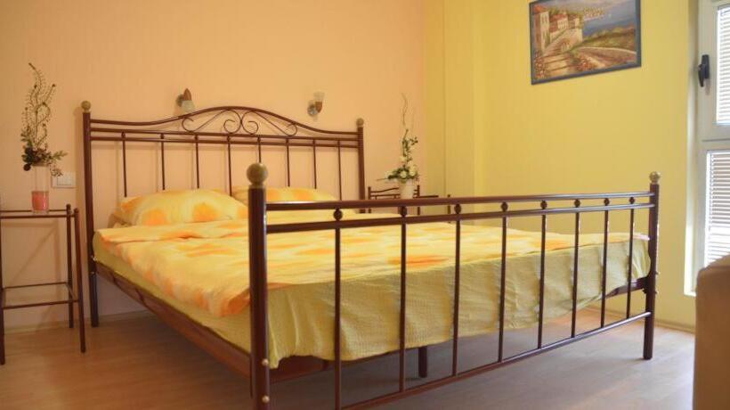 اتاق لوکس, B&b Queen