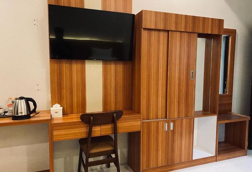 غرفة قياسية مطلّة علي الحديقة, Genio Syariah Hotel Solo