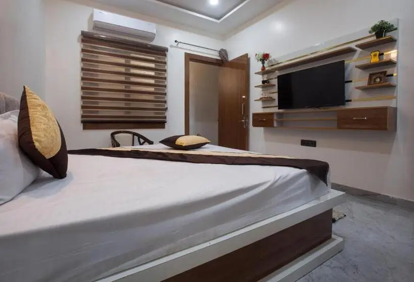 Chambre Deluxe, Madhav Residency