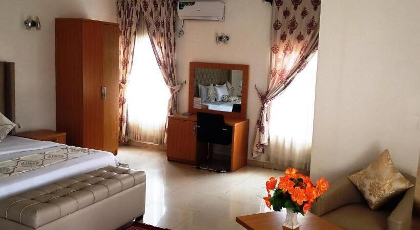 اتاق استاندارد با تخت بزرگ, Roses Regency