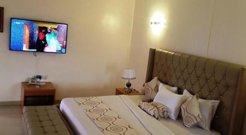 اتاق استاندارد با بالکن, Roses Regency