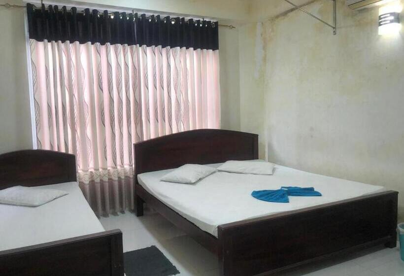 اتاق استاندارد سه نفره, Senanayaka Holiday Inn