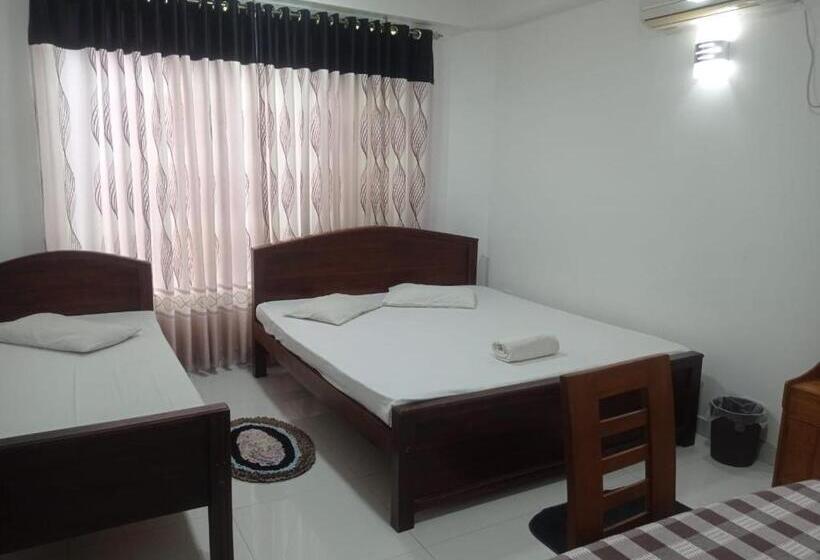 اتاق استاندارد سه نفره, Senanayaka Holiday Inn