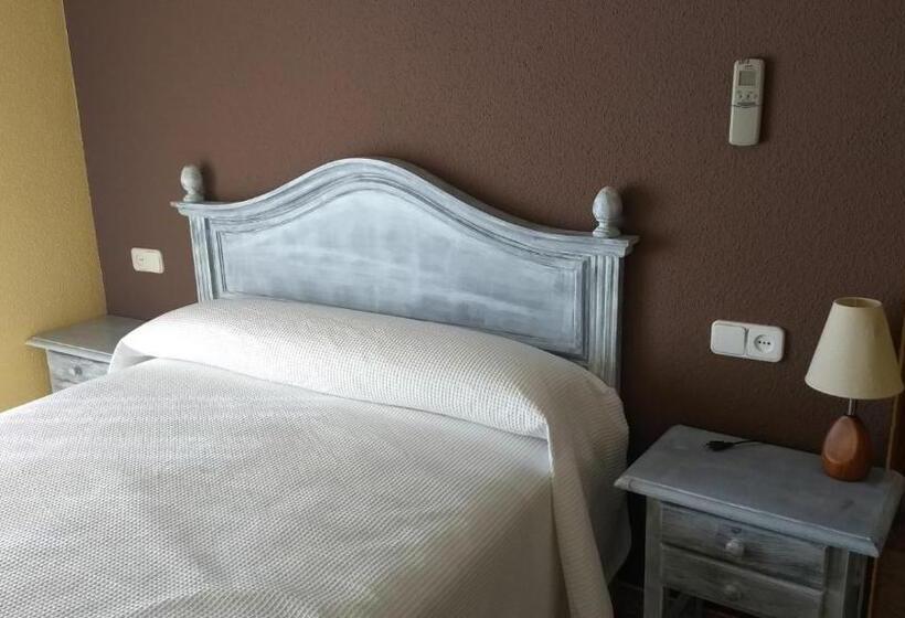 اتاق استاندارد سه نفره, Hostal Venta Del Peral