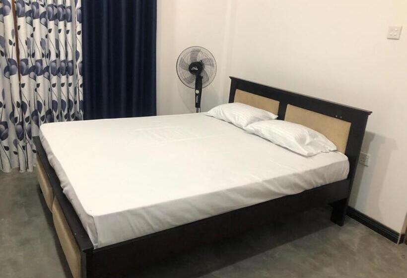 デラックスルーム, La Ventana Guest House Hirikatiya