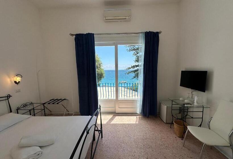 エコノミールーム, Rada Azzurra