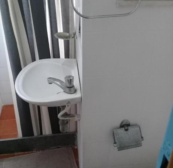 Quarto Deluxe, Republica Nossa Casa