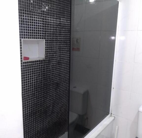 舒适三人间, Republica Nossa Casa