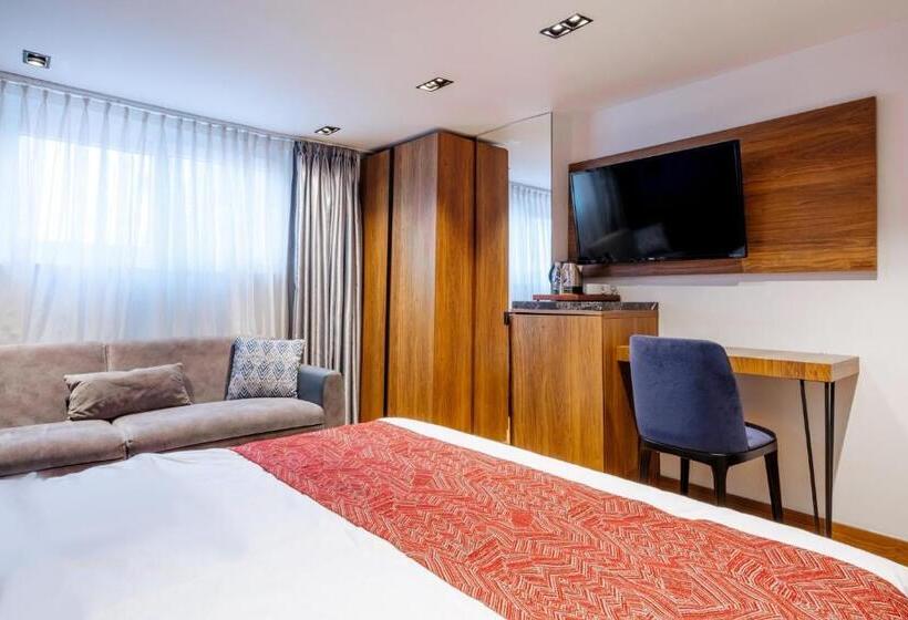 استودیوی استاندارد, Fail