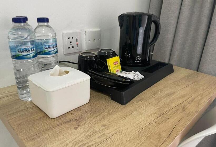 جناح عائلي, Praya Room